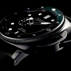 材质的创举：沛纳海 eSteel材质首次应用于Submersible系列