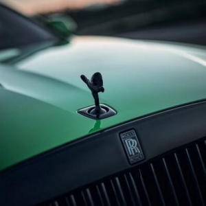 享驭朝华 流转星夜 劳斯莱斯BLACK BADGE古思特开启“卓然玄色之旅”