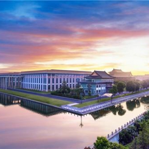 立足医药，面向大健康全链条：扬子江药业的“健康中国2030”实践