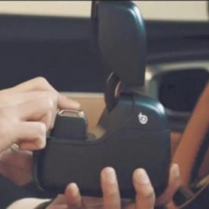 现代摩比斯bring&amp;T，用手机即可轻松开车门