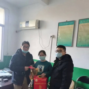 闽清国寿联合县计生协会慰问计生困难户