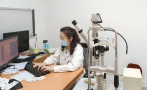 世界那么大，让妈妈看得“晶”彩，活得精彩