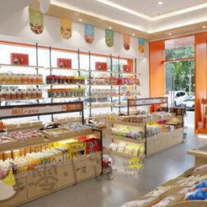 长沙零小馋品牌管理有限公司零食店的零食种类多吗