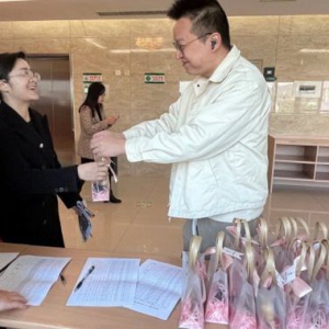 福州国寿开展“魅力三月，感恩有你” 三八节主题活动