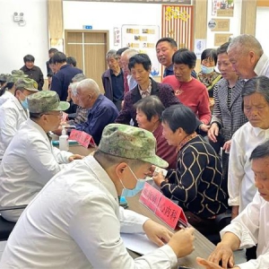 联勤保障部队“联勤军医老区行”专家医疗队走进新川村