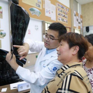 服务村民零距离 “健康共富”班车开进新川村