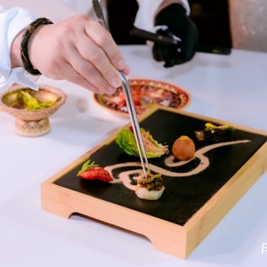 敬颂自然，高端餐饮多元表达引领新食代