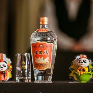 新华丝路：五粮液：同庆龙年新春 共享全球和美