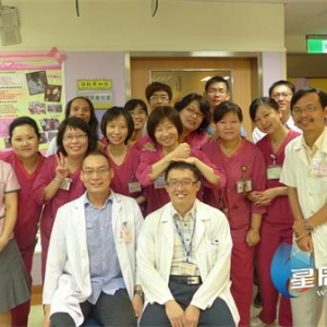 陈鹏：走进繁花深处的啄木鸟