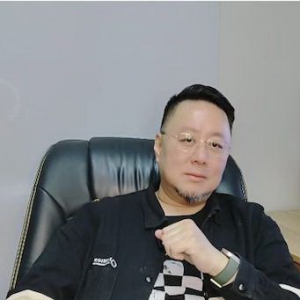 赵骏：五维传播的领航者，传媒行业的创新先锋