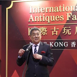 龙铭鹤现身香港国际古玩展 上演“传承与科技”的碰撞大秀