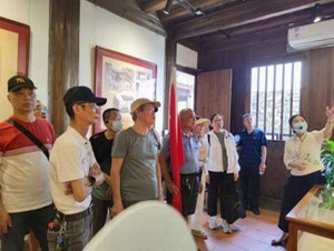 中国人寿马尾支公司党支部联合罗星社区 党委开展“七一”主题党日活动