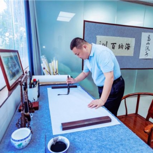 封面人物 | “筑梦者”朱锐：深耕保安沃土，守护平安梦想