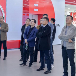 山东大学和市科技局一行莅临深度数科集团参观访问