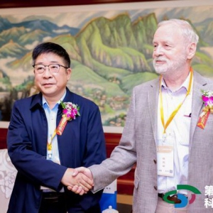 曹后川在第二十四届科学家论坛进行分享