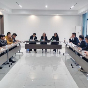 靳巍巍一行赴中建商砼苏南公司开展2024年职工巡视座谈会、冬送温暖活动