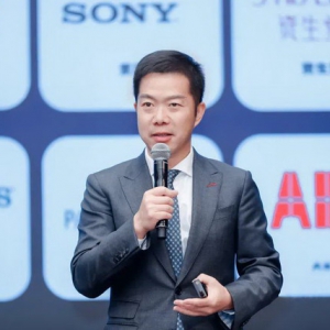 《大国品牌》总出品人吴纲 获“2024当代杰出广告人”荣誉