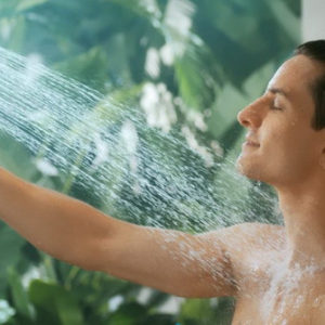 别墅大平层浴室首选，ANNWA安华雨悦系列入墙恒温花洒，打造奢宠淋浴新体验