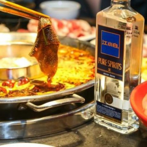 江小白不火了？它可实打实通过了国家“纯粮”酿造认证