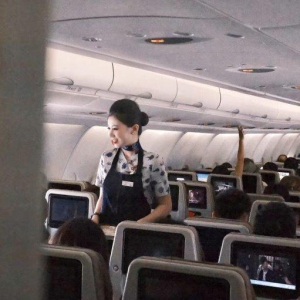 从热爱出发，向阳而飞 ——“00后”东航空乘马语轩的2025暑运日记