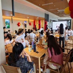 携手品书香·同心促成长 —— 中国人寿寿险连江支公司与连江县总工会开展职工读书活动