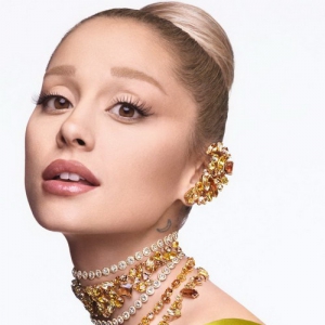 全球品牌代言人Ariana Grande 闪耀演绎施华洛世奇2025秋冬系列