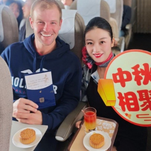 2025国庆中秋“双节”假期收官，东航近2.5万班航班承运超365万旅客