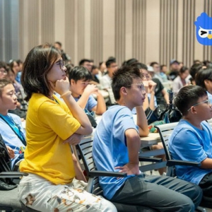 扶鹰教育携手顶尖导师团队，为家庭教育提供专业解决方案