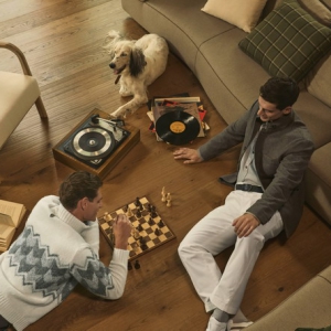 CANALI 呈献 Chalet 胶囊系列