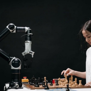 具身智能赛道三年估值翻 70 倍 资本布局聚焦技术落地与场景适配