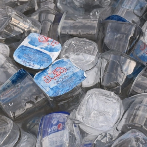 瓶装水塑料污染研究引发关注 每升含 600 万颗粒危害健康